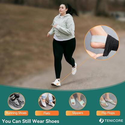 A woman who loves running wears Tenicore bule bunion corrector socks for her morning run. The product is very thin and can be worn with shoes or slippers.